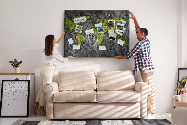 Nástěnka Zelená mapa světa na šedém pozadí