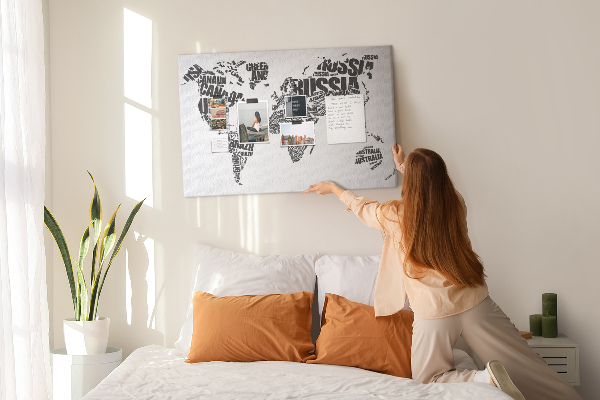 Korková nástěnka Mapa světa s názvy zemí slovy