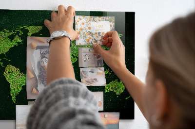 Magnetická tabule na zeď v designu travnaté mapy světa