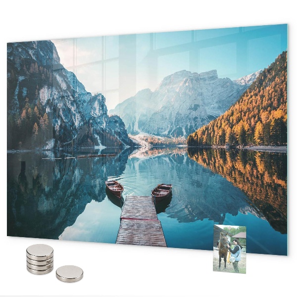 Magnetická tabule lodě na jezeře