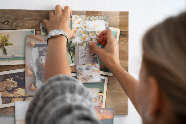Magnetická tabule na zeď pro polaroidové fotografie