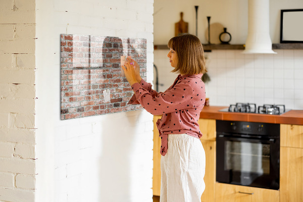 Popisovatelná magnetická tabule Fototapeta na cihlové zdi
