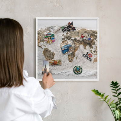 Nástěnky na magnety v bílém rámu Reliéfní mapa