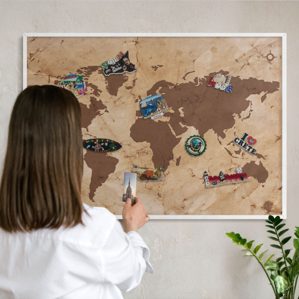 Nástěnky na magnety v bílém rámu Mapa světa