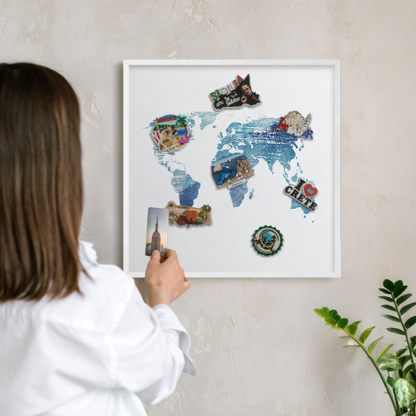 Nástěnky na magnety v bílém rámu Akvarelová mapa