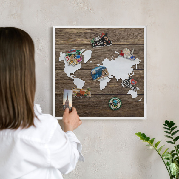 Nástěnky na magnety v bílém rámu Dřevěná mapa