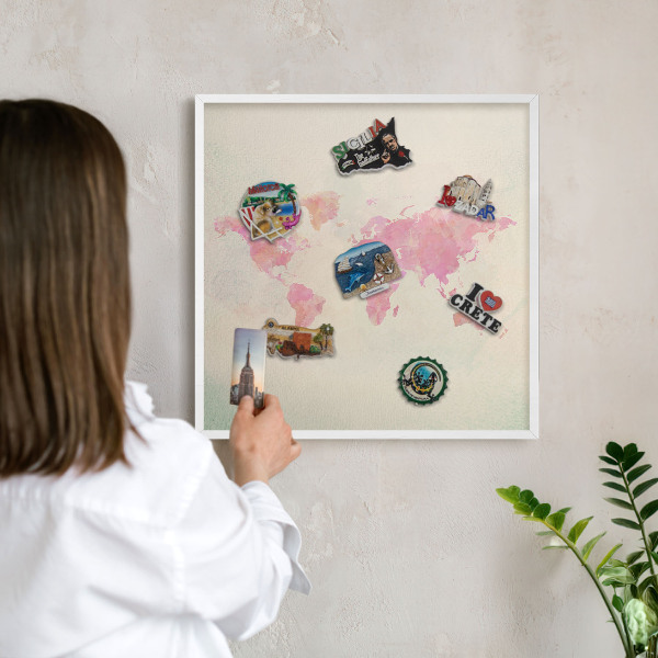 Nástěnky na magnety v bílém rámu Mapa světa