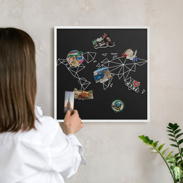 Nástěnky na magnety v bílém rámu Mapa světa