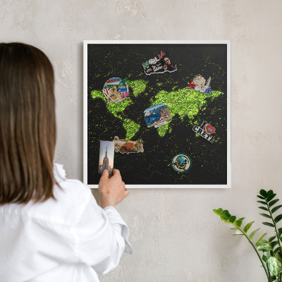 Nástěnky na magnety v bílém rámu Zelená mapa
