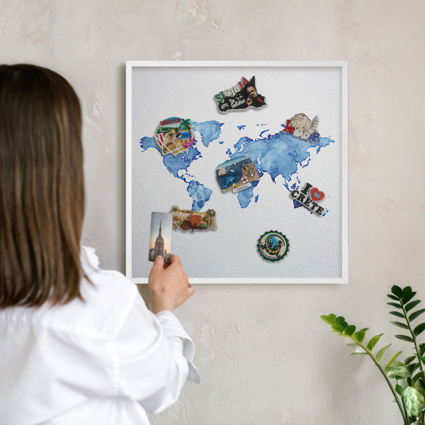 Nástěnky na magnety v bílém rámu Akvarelová mapa