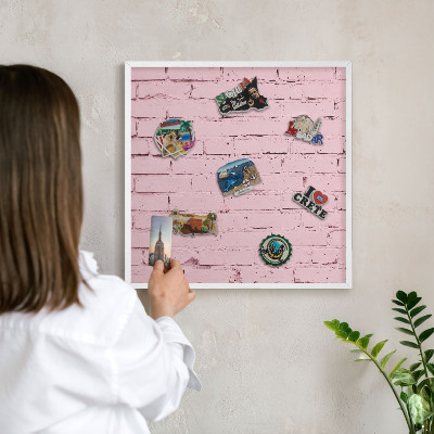 Kovové tabule na magnety bílý rám Růžová cihla