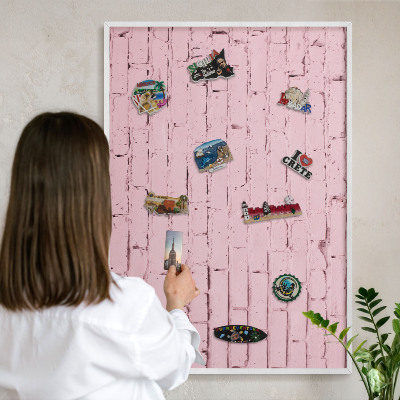 Kovové tabule na magnety bílý rám Růžová cihla