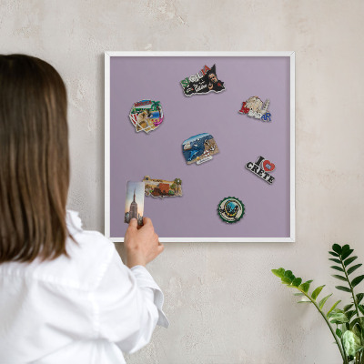 Nástěnky na magnety v bílém rámu Lila fialová
