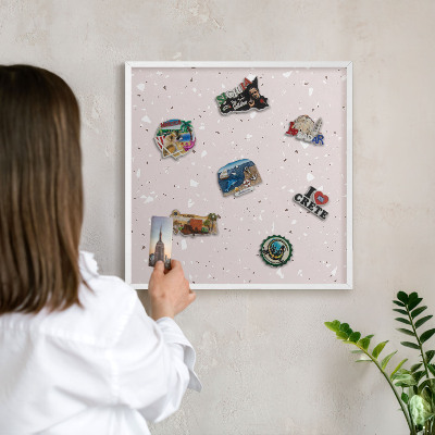 Nástěnky na magnety v bílém rámu Moderní teraco