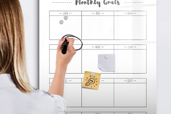 Magnetická psací tabule Měsíční cíle s možností personalizace