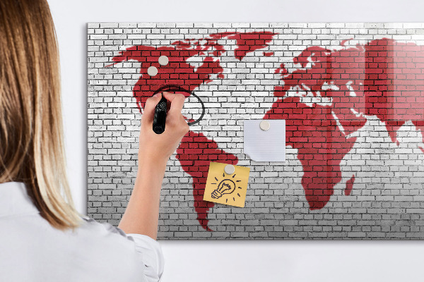 Magnetická psací tabule Mapa světa s místy, kde se daly pořídit fotografie
