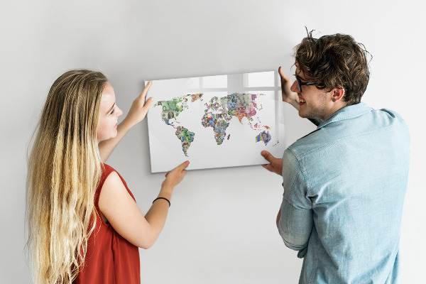 Popisovatelná magnetická tabule Mapa světa s osobními vzpomínkami
