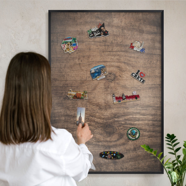 Tabule na magnety v rámech černé barvy Dřevěná textura