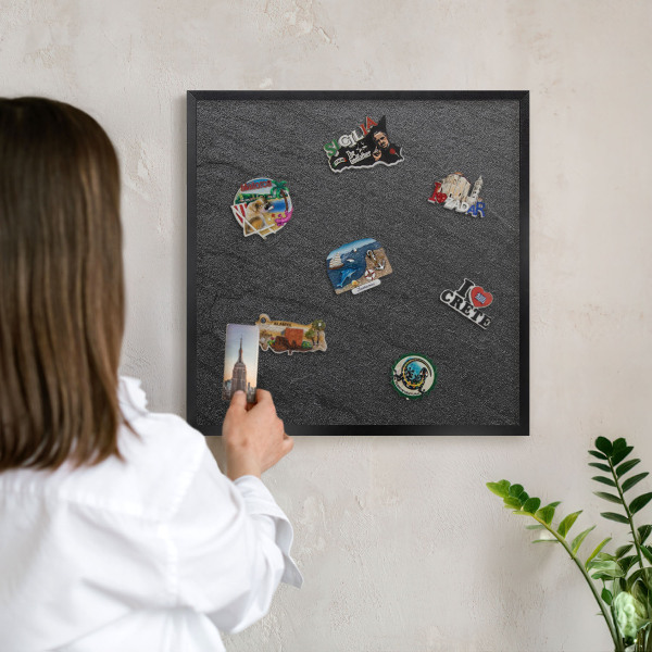 Tabule na magnety v rámech černé barvy Černá textura