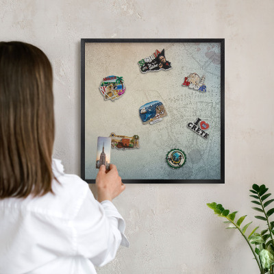 Tabule na magnety v rámech černé barvy Stará mapa