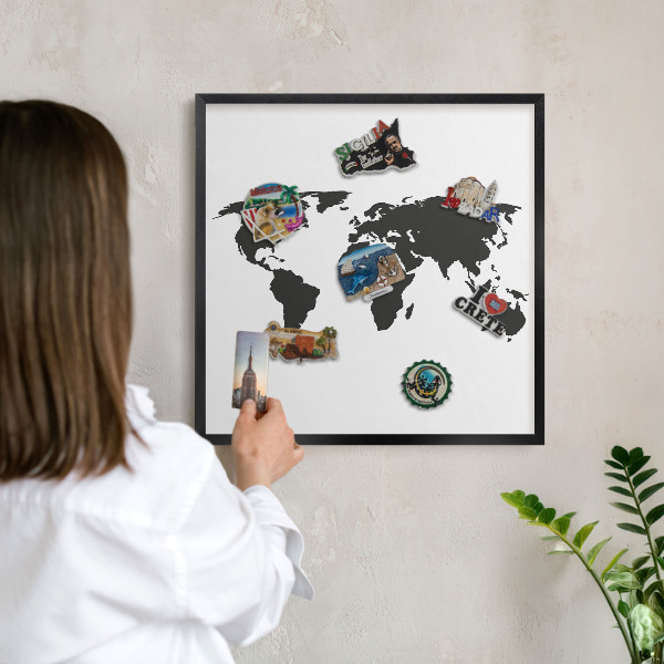 Ozdobné tabule na magnety v černém rámu Mapa světa