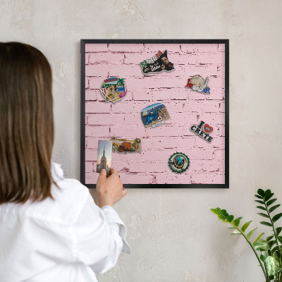 Tabule na magnety v rámech černé barvy Růžová cihla