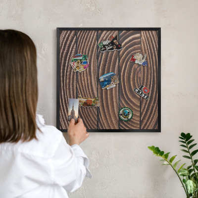 Tabule na magnety v rámech černé barvy Dřevěná konstrukce