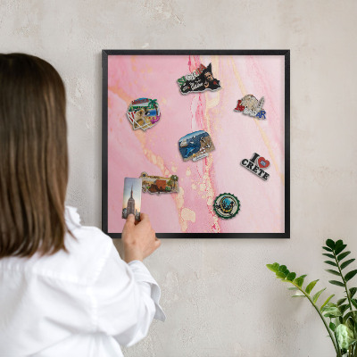 Tabule na magnety v rámech černé barvy Růžová elegance