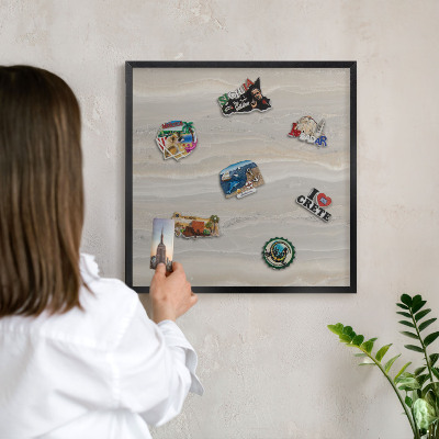 Tabule na magnety v rámech černé barvy Mramorová textura