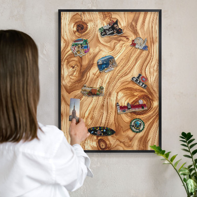 Tabule na magnety v rámech černé barvy Dřevěná textura