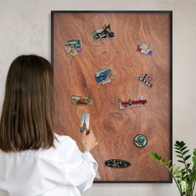 Tabule na magnety v rámech černé barvy Dřevěná textura