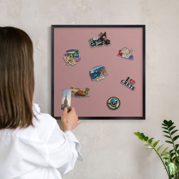 Tabule na magnety v rámech černé barvy Pastelově zaprášená růžová