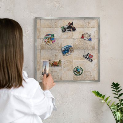 Tabule na magnety na zeď stříbrný rám Neutrální elegance