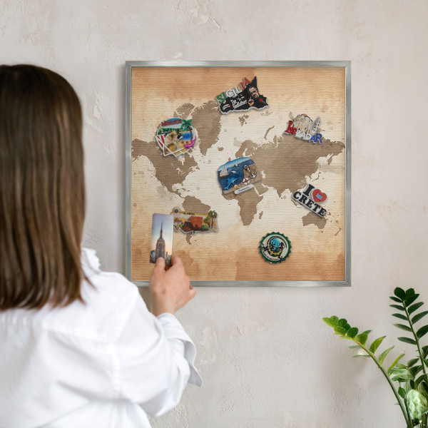 Tabule na magnety z dovolené ve stříbrném rámu Mapa světa