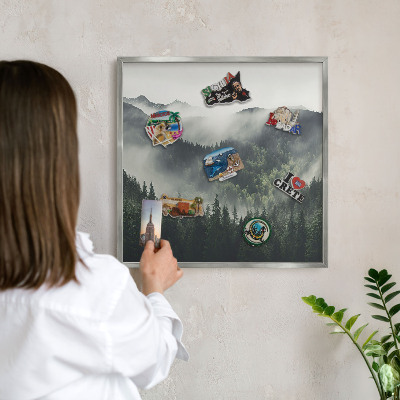 Tabule na magnety na zeď stříbrný rám Zelené hory