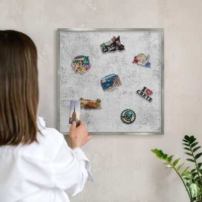 Tabule na magnety na zeď stříbrný rám Surový beton