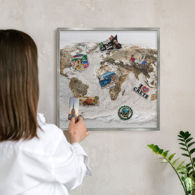Tabule na magnety z dovolené ve stříbrném rámu Reliéfní mapa
