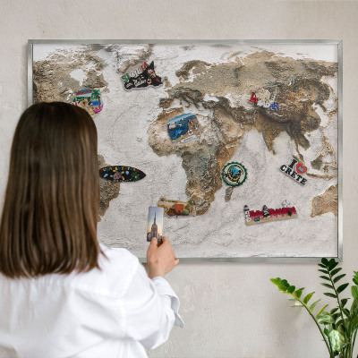 Tabule na magnety z dovolené ve stříbrném rámu Reliéfní mapa