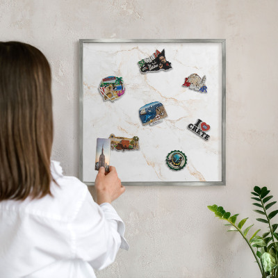Tabule na magnety z dovolené ve stříbrném rámu Mramorová elegance
