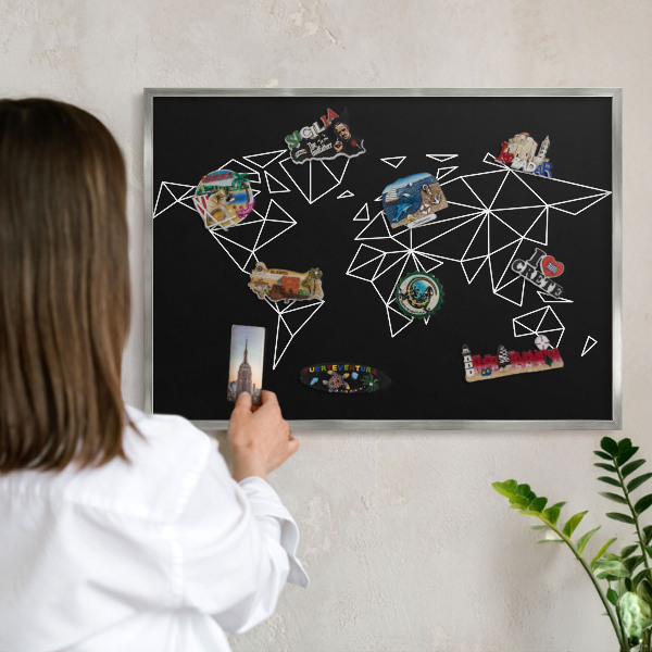 Tabule na magnety z dovolené ve stříbrném rámu Mapa světa