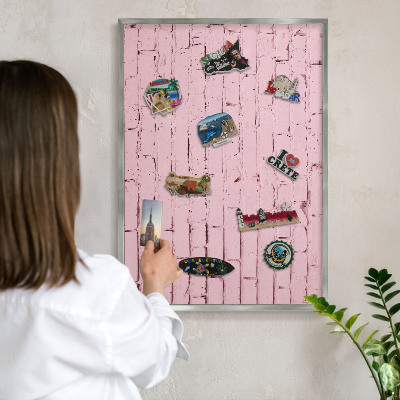 Tabule na magnety na zeď stříbrný rám Růžová cihla