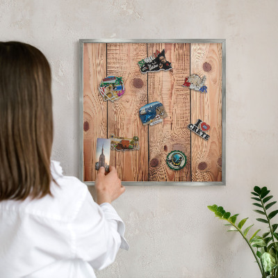 Tabule na magnety na zeď stříbrný rám Dřevěné desky