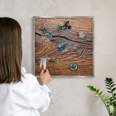 Tabule na magnety na zeď stříbrný rám Textura dřeva
