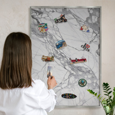 Tabule na magnety z dovolené ve stříbrném rámu Mramorová elegance