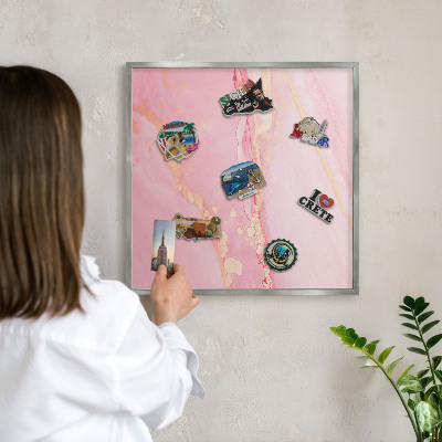Tabule na magnety na zeď stříbrný rám Růžová elegance