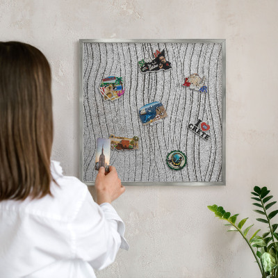 Tabule na magnety z dovolené ve stříbrném rámu Šedé vlny