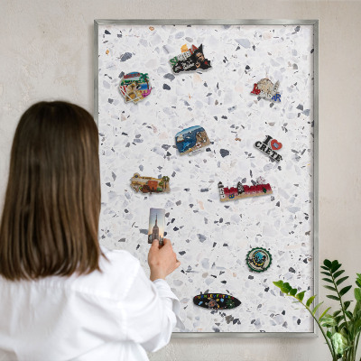 Tabule na magnety na zeď stříbrný rám Terrazzo styl