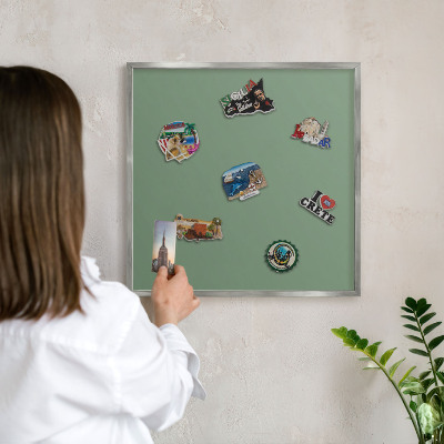 Tabule na magnety na zeď stříbrný rám Tlumená zelená