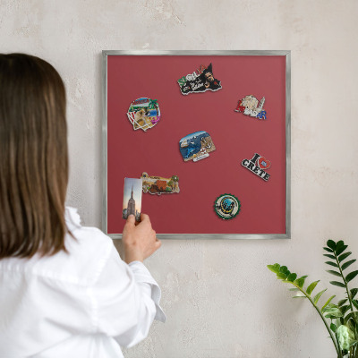 Tabule na magnety z dovolené ve stříbrném rámu Vínové barvy