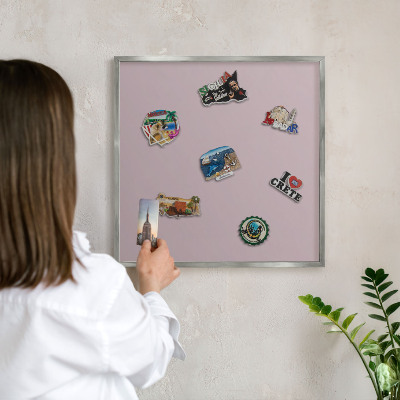 Tabule na magnety na zeď stříbrný rám Pastelově šeříková
